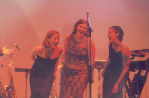 Noels, Renne & Cherie Singing at Network Awards 2000